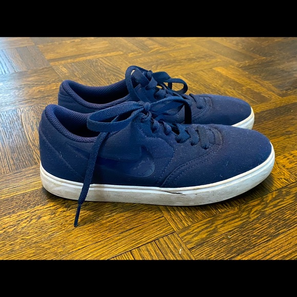 Boys casual Nike sneaker